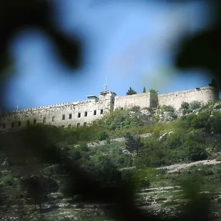 Old Town Garden دوبروفينك
