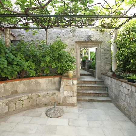 Old Town Garden *