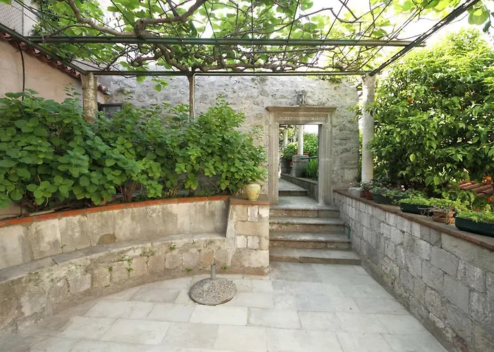 Old Town Garden *