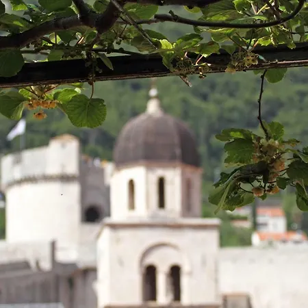 Old Town Garden *